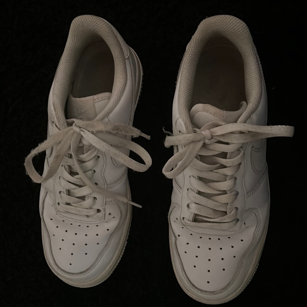Air Force 1’s (Af1’s) Size 6 women’s
